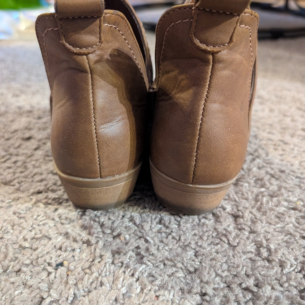 Universal Thread Brown Ankle Boots - Picture 2 of 6